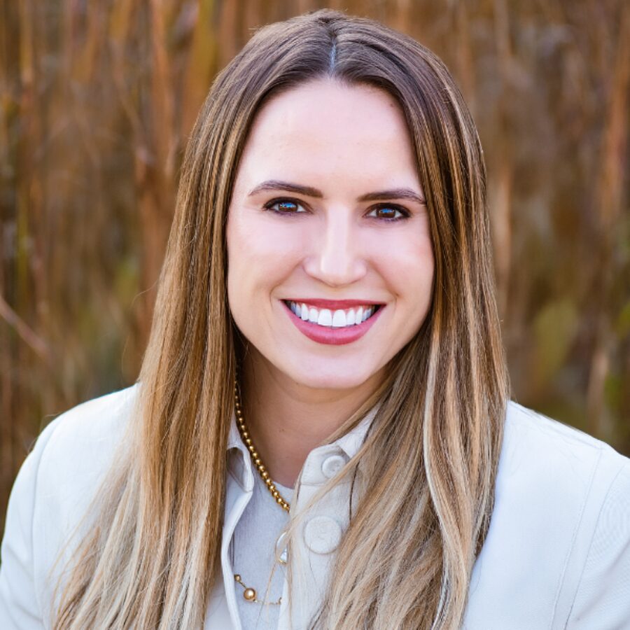 Nikki Hamp Headshot