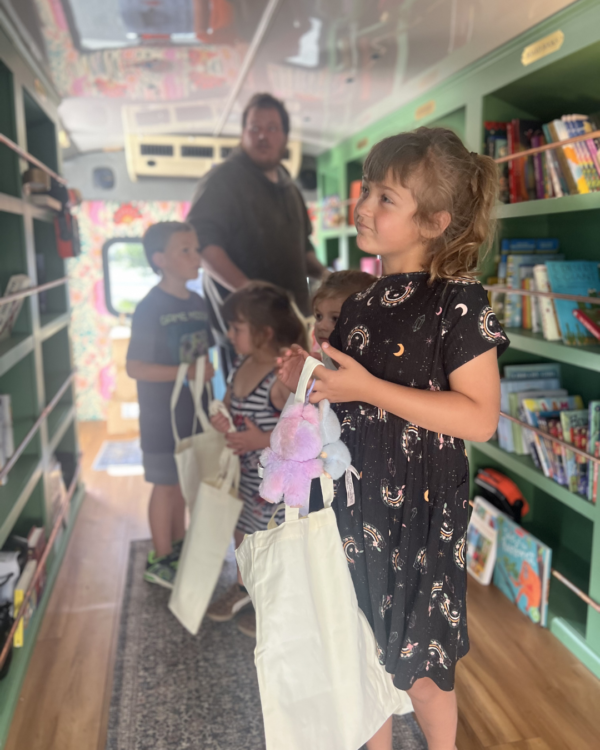 1782139461571 bookbus1